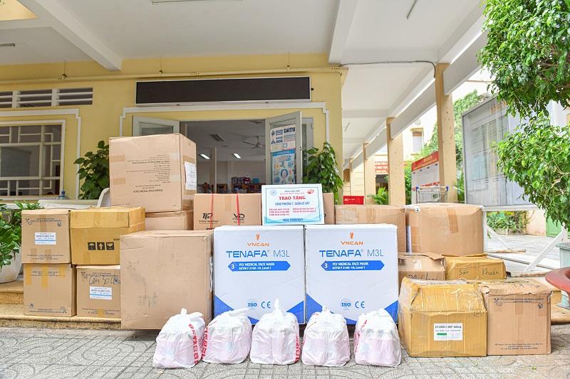 Không Ngừng Lăn Bánh, Chuyến Xe Yêu Thương Của Chùa Giác Ngộ - Quỹ ĐPNN Đã Đến UBND Phường 7, Quận Gò Vấp