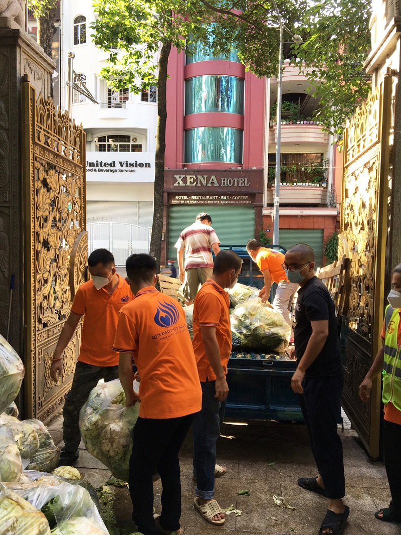 Chùa Giác Ngộ Mua "Giải Cứu" 70 Tấn Bắp Cải, Tiếp Sức Cho Người Dân Trong Mùa “Bão Covid-19”