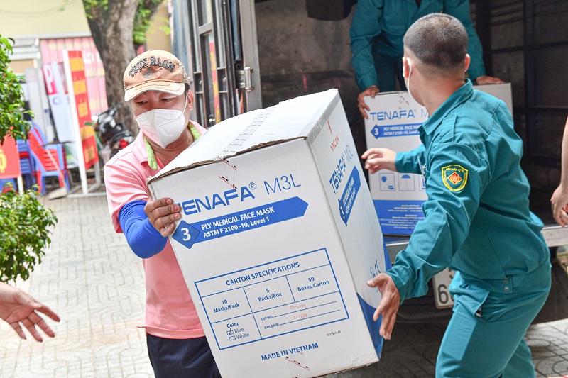 Không Ngừng Lăn Bánh, Chuyến Xe Yêu Thương Của Chùa Giác Ngộ - Quỹ ĐPNN Đã Đến UBND Phường 7, Quận Gò Vấp