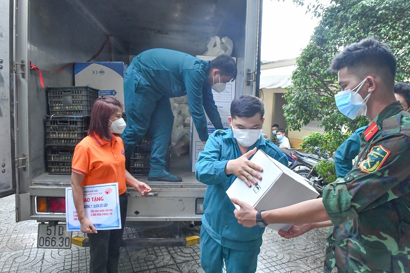 Chùa Giác Ngộ sẻ chia gian khó cùng UBND Phường 7, Quận Gò Vấp