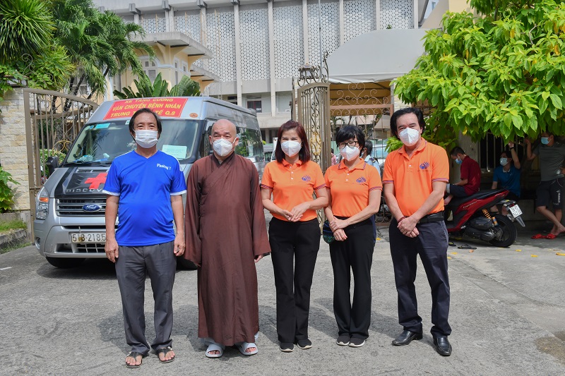 Chùa Giác Ngộ - Quỹ ĐPNN: Trao Tặng Vật Tư Y Tế Và Nhu Yếu Phẩm Cho Bảo Tàng Phụ Nữ Nam Bộ