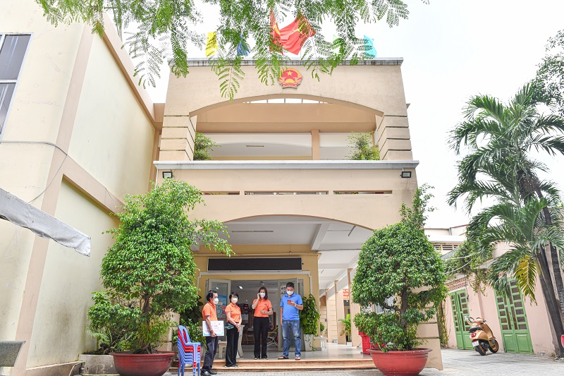 Không Ngừng Lăn Bánh, Chuyến Xe Yêu Thương Của Chùa Giác Ngộ - Quỹ ĐPNN Đã Đến UBND Phường 7, Quận Gò Vấp