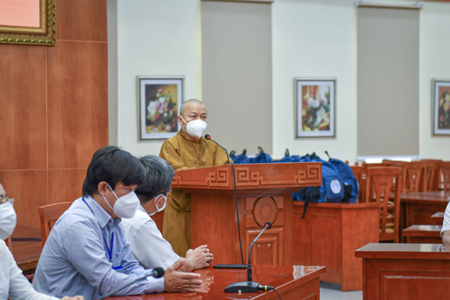 19 tình nguyện viên tôn giáo tham gia lễ xuất quân, hỗ trợ Bệnh viện Điều trị Covid-19 trong đợt 7