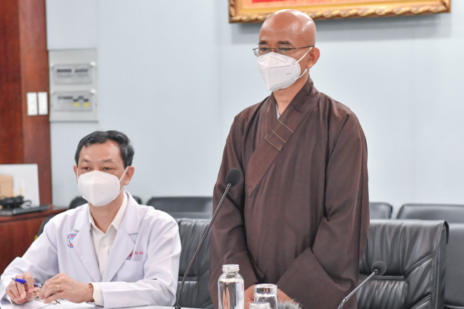 Tiếp sức cho tuyến đầu: Giáo hội TP.HCM thăm và tặng quà tại Bệnh viện Chợ Rẫy