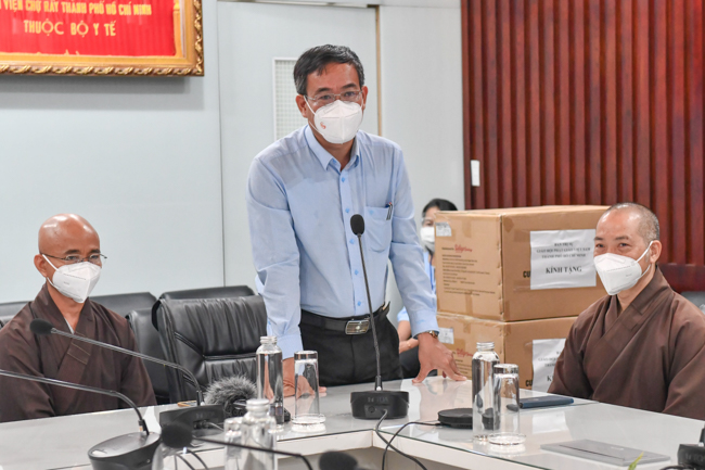 Tiếp sức cho tuyến đầu: Giáo hội TP.HCM thăm và tặng quà tại Bệnh viện Chợ Rẫy