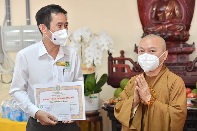 Giáo hội TP.HCM ghé thăm Bệnh viện Dã chiến số 3 - Nơi vừa có 6.209 bệnh nhân COVID-19 xuất viện