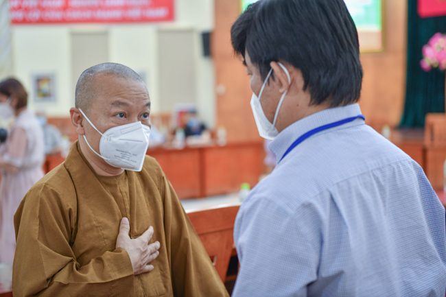19 tình nguyện viên tôn giáo tham gia lễ xuất quân, hỗ trợ Bệnh viện Điều trị Covid-19 trong đợt 7