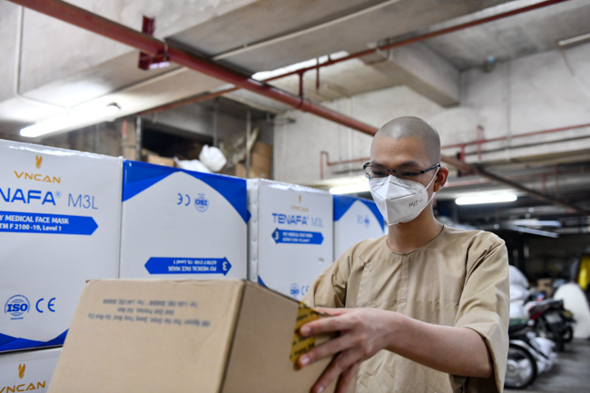 Gần 300 phần thuốc được mang đi cứu người