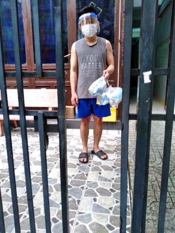 Gần 300 phần thuốc được mang đi cứu người
