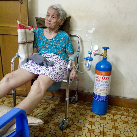 Chùa Giác Ngộ chia sẻ áp lực cùng các bệnh viện bằng chương trình đổi oxy miễn phí