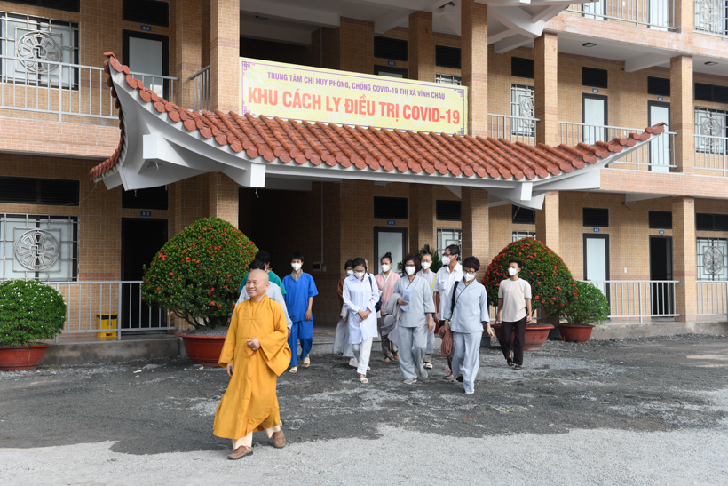 Khu cách ly chùa Quan Âm Đông Hải tiếp nhận 150 F0 trong ngày đầu tiên