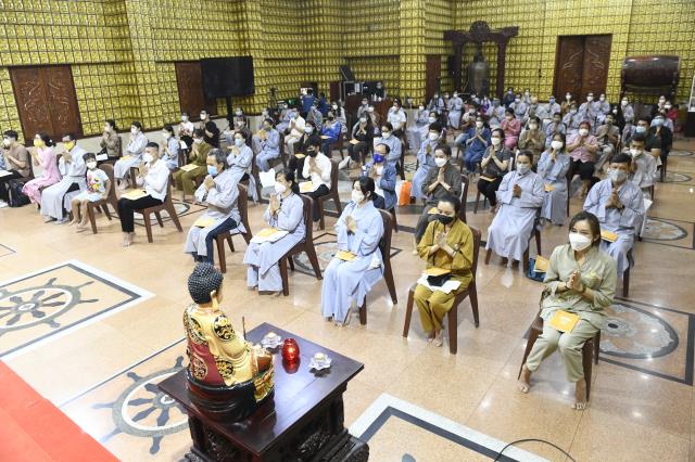 Lễ quy y Tam bảo cuối cùng trong năm 2021: gần 700 thiện nam tín nữ trở thành Phật tử