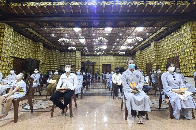 Lễ quy y Tam bảo cuối cùng trong năm 2021: gần 700 thiện nam tín nữ trở thành Phật tử