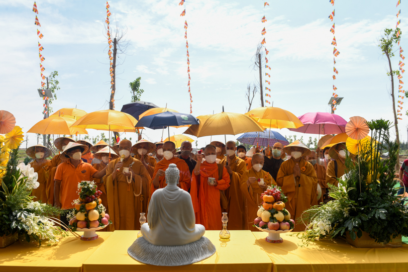 Lễ khánh thành tòa Tăng xá chùa Quan Âm Đông Hải, nơi làm khu cách ly điều trị Covid-19 của thị xã Vĩnh Châu, tỉnh Sóc Trăng