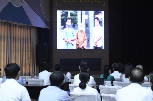 TT. Nhật Từ tham dự Hội nghị Tri ân các tôn giáo, cơ sở tôn giáo vận động tình nguyện viên hỗ trợ tại các bệnh viện điều trị bệnh nhân Covid-19