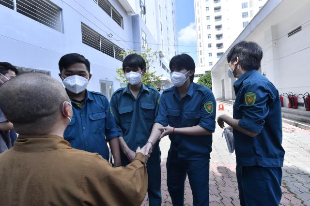 10 tình nguyện viên Phật giáo hoàn thành nhiệm vụ tại Bệnh viện Dã chiến số 10
