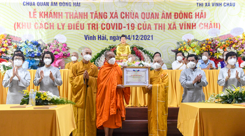 Lễ khánh thành tòa Tăng xá chùa Quan Âm Đông Hải, nơi làm khu cách ly điều trị Covid-19 của thị xã Vĩnh Châu, tỉnh Sóc Trăng