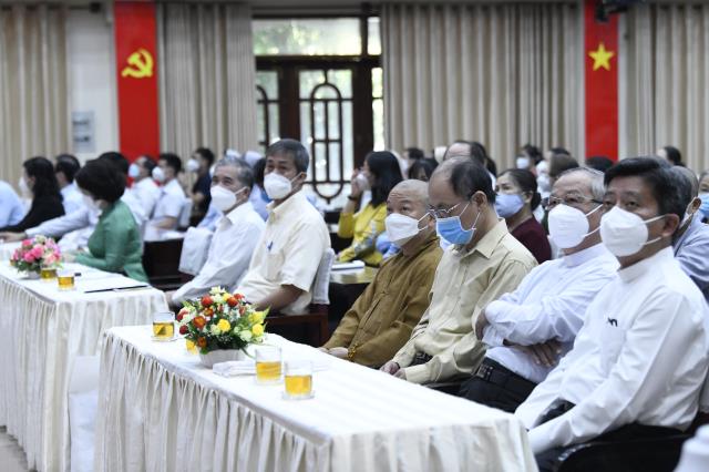 TT. Nhật Từ tham dự Hội nghị Tri ân các tôn giáo, cơ sở tôn giáo vận động tình nguyện viên hỗ trợ tại các bệnh viện điều trị bệnh nhân Covid-19