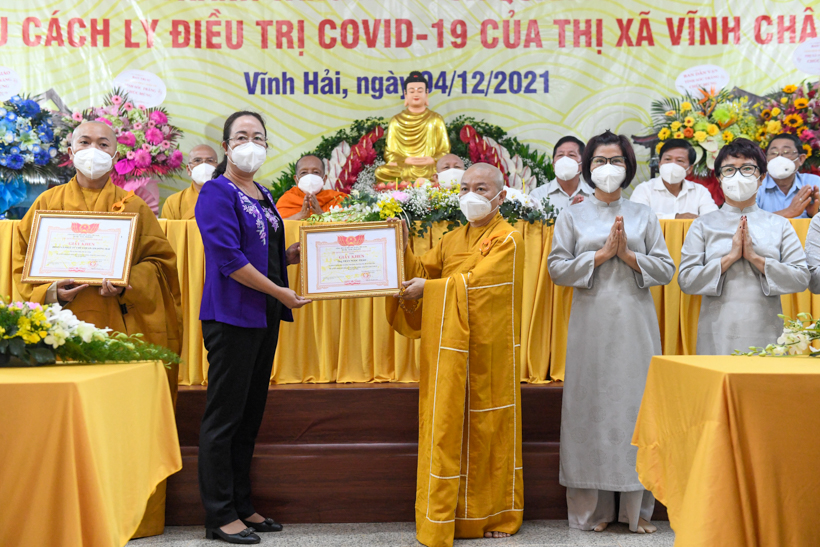 Lễ khánh thành tòa Tăng xá chùa Quan Âm Đông Hải, nơi làm khu cách ly điều trị Covid-19 của thị xã Vĩnh Châu, tỉnh Sóc Trăng