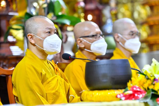 Lễ hằng thuận của chú rể Đình Lợi và cô dâu Hiếu Hòa tại điện Phật chùa Giác Ngộ