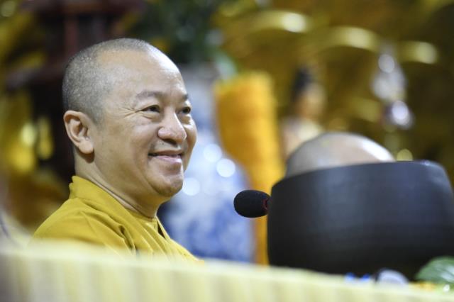 Chú rể Thanh Lâm (PD. Giác Ngộ) và cô dâu Ngọc Trang (PD. Chúc Nghiêm) nên nghĩa vợ chồng qua nghi thức hằng thuận