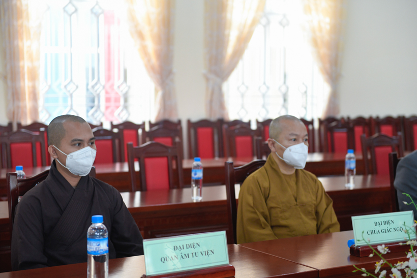 Chùa Giác Ngộ - Quỹ ĐPNN ủng hộ thiết bị y tế, thực phẩm cho tỉnh Đồng Nai với ước tính tổng trị giá 819 triệu đồng