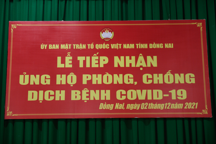 Chùa Giác Ngộ - Quỹ ĐPNN ủng hộ thiết bị y tế, thực phẩm cho tỉnh Đồng Nai với ước tính tổng trị giá 819 triệu đồng