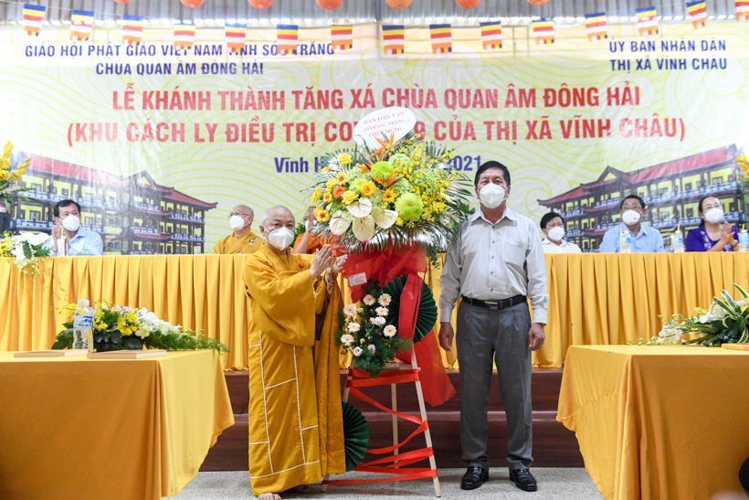 Lễ khánh thành tòa Tăng xá chùa Quan Âm Đông Hải, nơi làm khu cách ly điều trị Covid-19 của thị xã Vĩnh Châu, tỉnh Sóc Trăng