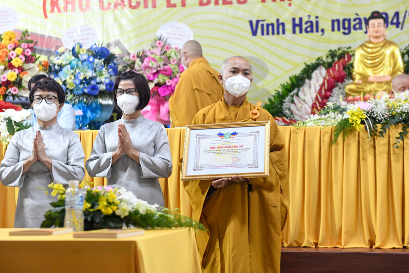 Lễ khánh thành tòa Tăng xá chùa Quan Âm Đông Hải, nơi làm khu cách ly điều trị Covid-19 của thị xã Vĩnh Châu, tỉnh Sóc Trăng