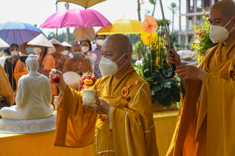 Lễ khánh thành tòa Tăng xá chùa Quan Âm Đông Hải, nơi làm khu cách ly điều trị Covid-19 của thị xã Vĩnh Châu, tỉnh Sóc Trăng