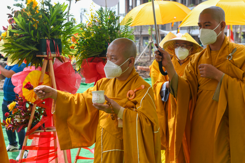 Lễ khánh thành tòa Tăng xá chùa Quan Âm Đông Hải, nơi làm khu cách ly điều trị Covid-19 của thị xã Vĩnh Châu, tỉnh Sóc Trăng