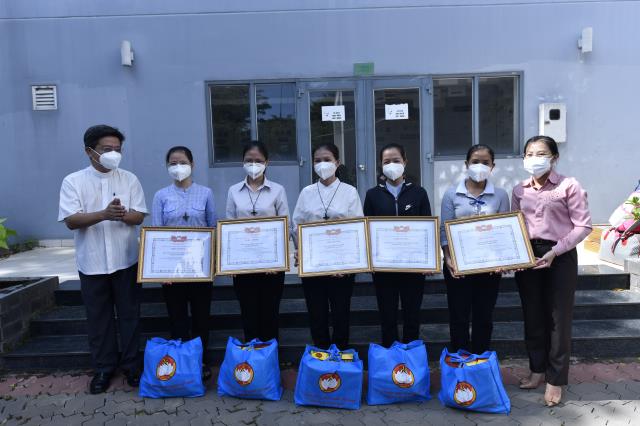 10 tình nguyện viên Phật giáo hoàn thành nhiệm vụ tại Bệnh viện Dã chiến số 10