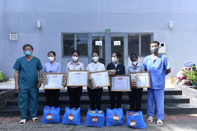 10 tình nguyện viên Phật giáo hoàn thành nhiệm vụ tại Bệnh viện Dã chiến số 10