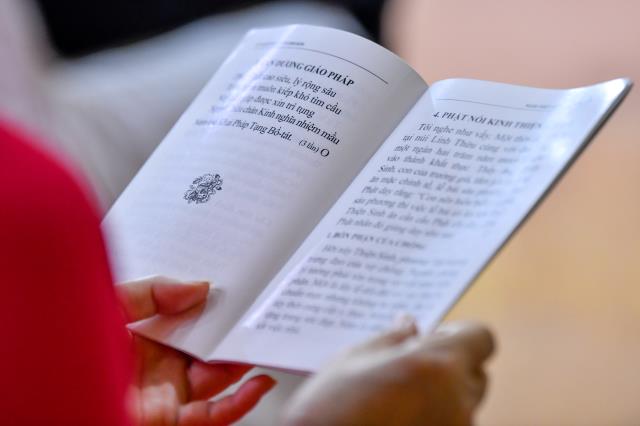Lễ hằng thuận của chú rể Đình Lợi và cô dâu Hiếu Hòa tại điện Phật chùa Giác Ngộ