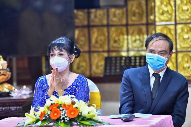 Lễ hằng thuận của chú rể Đình Lợi và cô dâu Hiếu Hòa tại điện Phật chùa Giác Ngộ