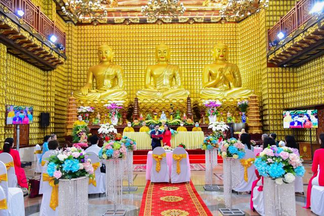 Chắp cánh cho hôn nhân hạnh phúc bằng triết lý nhà Phật