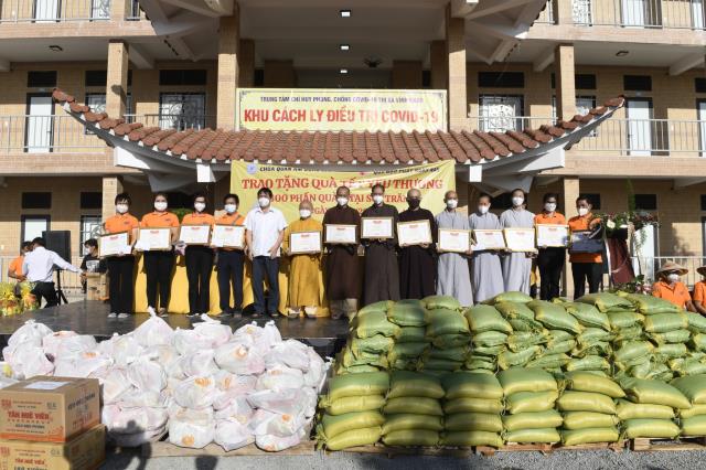 Tổng kết và bàn giao lại khu cách ly điều trị Covid-19 chùa Quan Âm Đông Hải (Quỹ ĐPNN trao tặng quà tết yêu thương năm 2022 tại tỉnh Sóc Trăng)