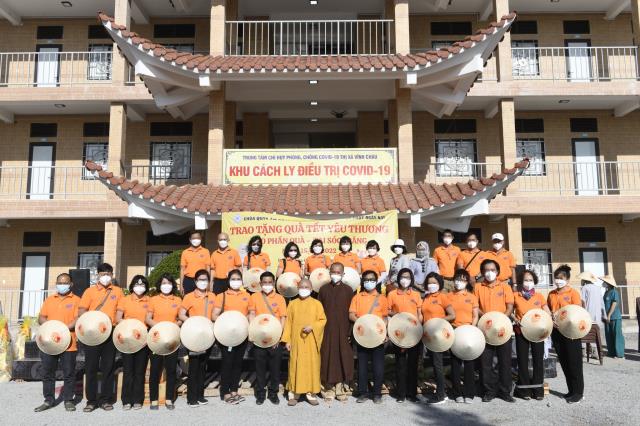 Tổng kết và bàn giao lại khu cách ly điều trị Covid-19 chùa Quan Âm Đông Hải (Quỹ ĐPNN trao tặng quà tết yêu thương năm 2022 tại tỉnh Sóc Trăng)