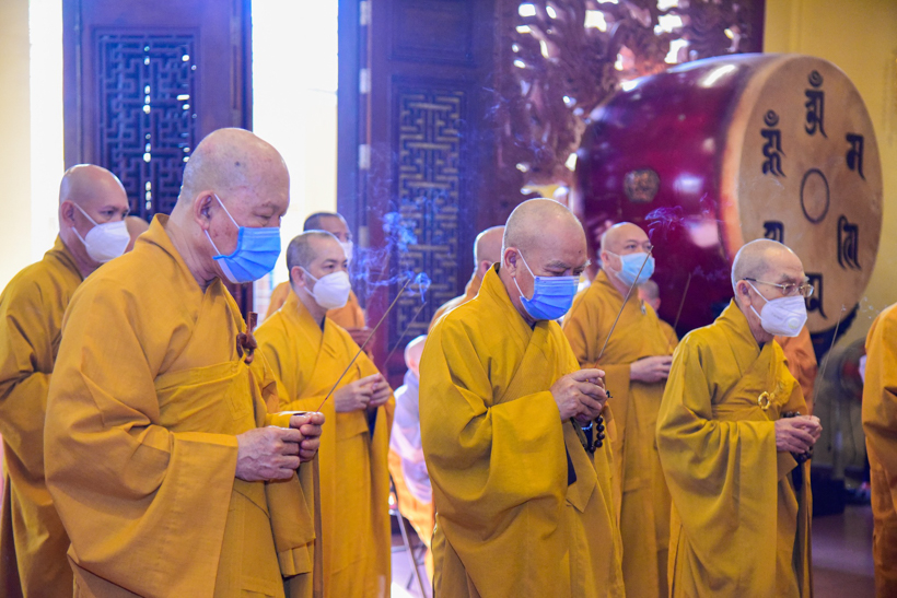 Trưởng lão Hòa thượng Thích Trí Quảng tưởng niệm Thiền sư Thích Nhất Hạnh tại Tổ đình Ấn Quang