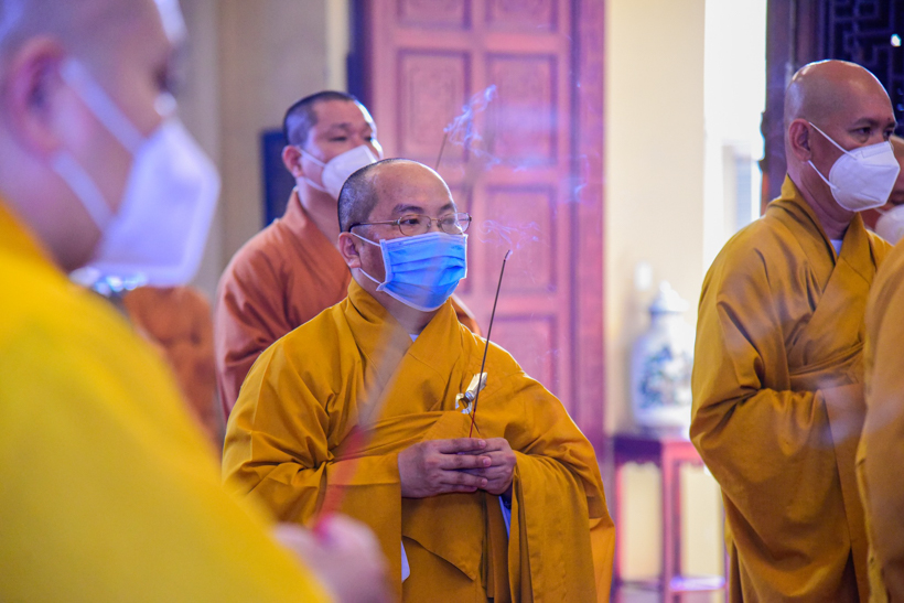 Trưởng lão Hòa thượng Thích Trí Quảng tưởng niệm Thiền sư Thích Nhất Hạnh tại Tổ đình Ấn Quang