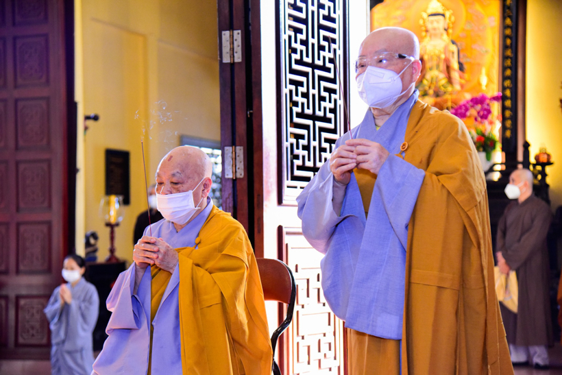 Trưởng lão Hòa thượng Thích Trí Quảng tưởng niệm Thiền sư Thích Nhất Hạnh tại Tổ đình Ấn Quang