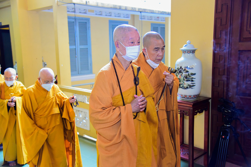 Trưởng lão Hòa thượng Thích Trí Quảng tưởng niệm Thiền sư Thích Nhất Hạnh tại Tổ đình Ấn Quang