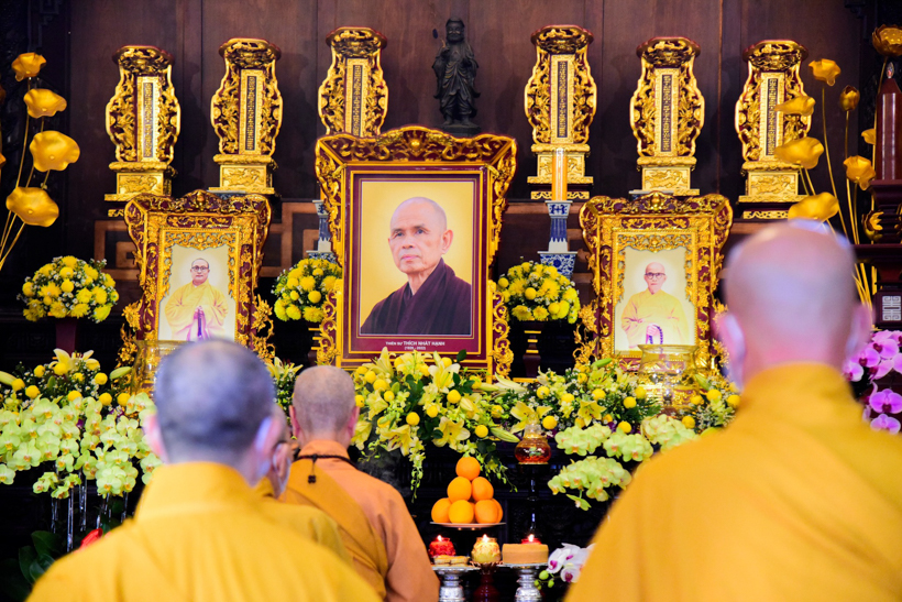 Trưởng lão Hòa thượng Thích Trí Quảng tưởng niệm Thiền sư Thích Nhất Hạnh tại Tổ đình Ấn Quang