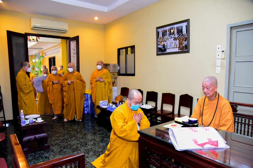Trưởng lão Hòa thượng Thích Trí Quảng tưởng niệm Thiền sư Thích Nhất Hạnh tại Tổ đình Ấn Quang