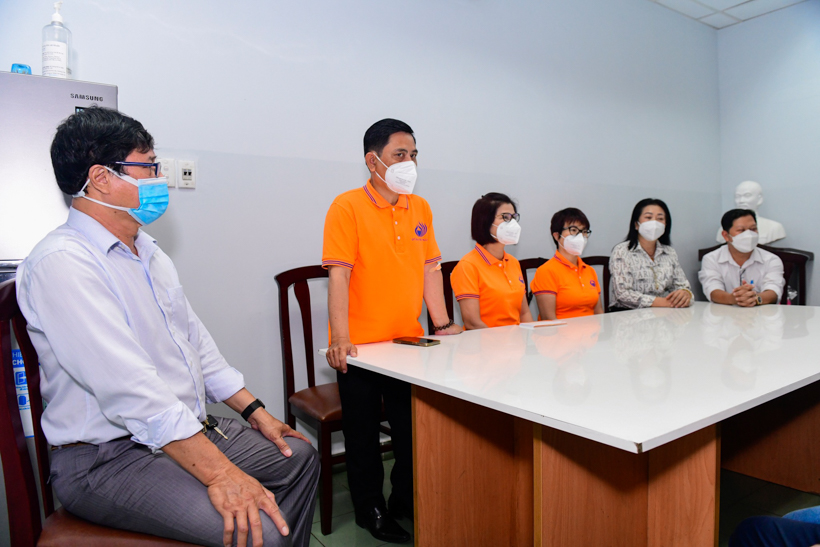 Quỹ ĐPNN tặng quà Tết đến du học sinh nước ngoài đang theo học tại Đại học Bách Khoa TP.HCM
