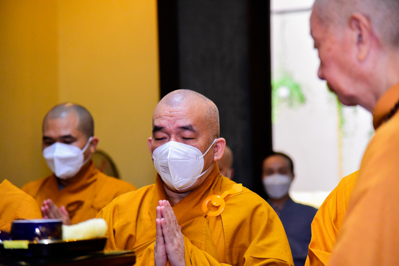 Trưởng lão Hòa thượng Thích Trí Quảng tưởng niệm Thiền sư Thích Nhất Hạnh tại Tổ đình Ấn Quang
