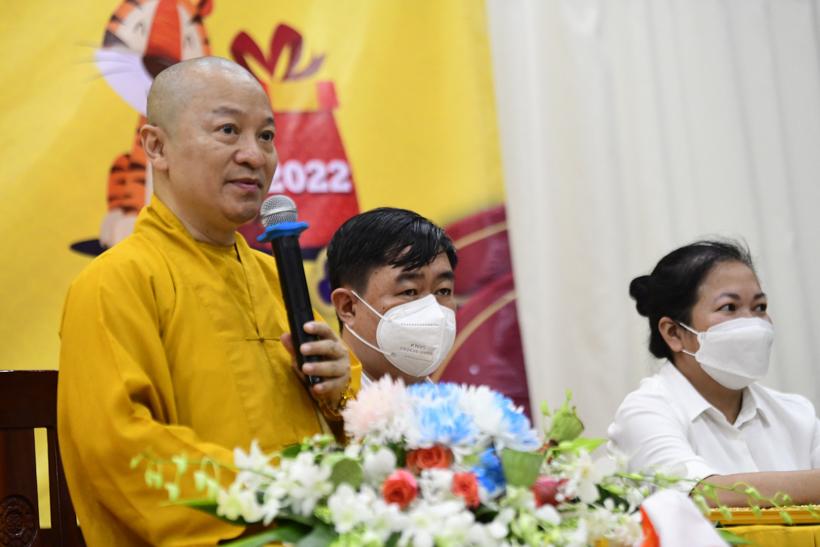 Quỹ ĐPNN mang xuân đến với 200 bà con khó khăn tại phường 2, quận 10