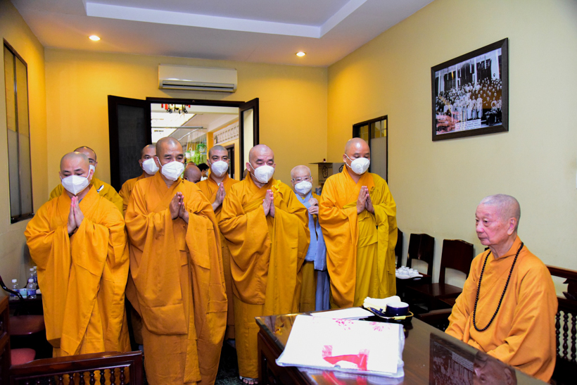 Trưởng lão Hòa thượng Thích Trí Quảng tưởng niệm Thiền sư Thích Nhất Hạnh tại Tổ đình Ấn Quang