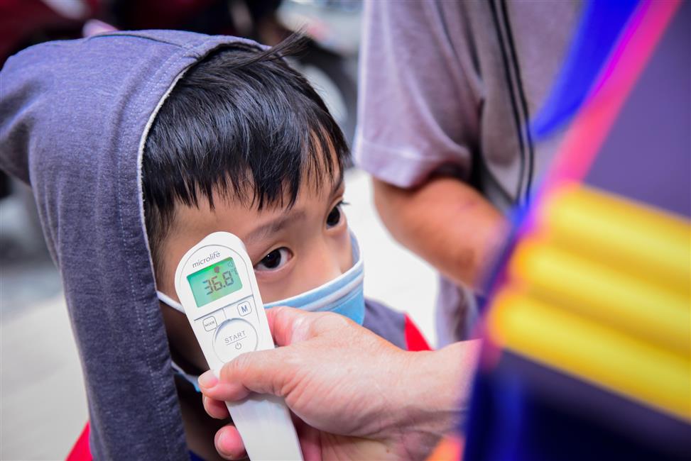 Hôm nay em trở về chùa, ê a theo Thầy bài học đạo đức