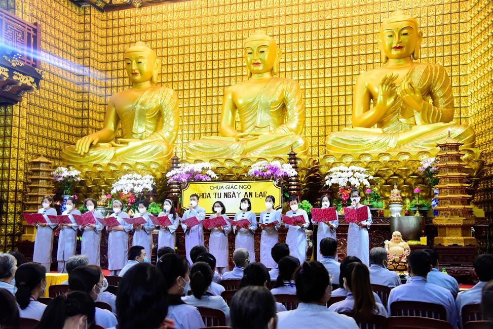 Học lại cười trong khóa tu Ngày An Lạc